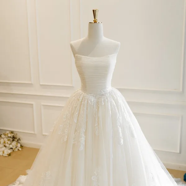 High End Elegante Champagner Handgefertigt Pailletten Spitze Blumen Brautkleider / Hochzeitskleider 2026 Ballkleid Bandeau Ärmellos Rückenfreies Hof-Schleppe