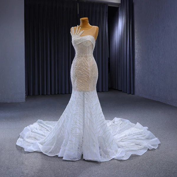 High-end Charming White Glitter Sequins Wedding Dresses 2023 Trumpet / Mermaid Scoop Neck Sleeveless Chapel Train Wedding