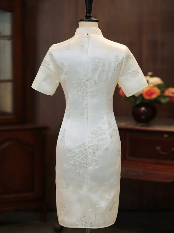 Chinesischer Stil Weiß Stickerei Wadenlang Cheongsam 2026 Meerjungfrau Stehkragen Kurze Ärmel