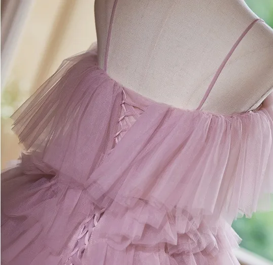 Charmant Rougissant Rose Volants en Cascade Robe De Bal 2024 Robe Boule Bretelles Spaghetti Sans Manches Dos Nu Noeud Ceinture Train De Balayage Promo Robe De Ceremonie
