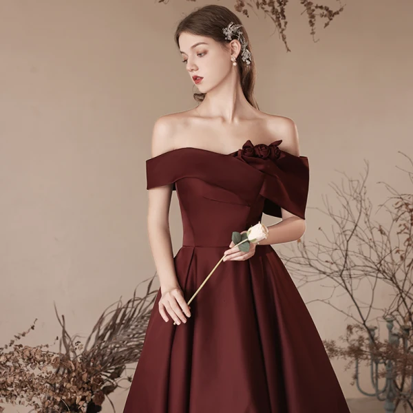 Vintage Burgunderrot Satin Ballkleider 2024 A Linie Ärmellos Off Shoulder Rückenfreies Lange Ball Festliche Kleider