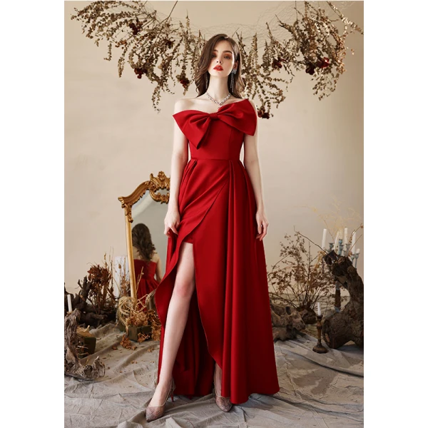Charmant Rot Satin Abendkleider 2022 A Linie Bandeau Schleife Ärmellos Rückenfreies Gespaltete Front Lange Abend Festliche Kleider