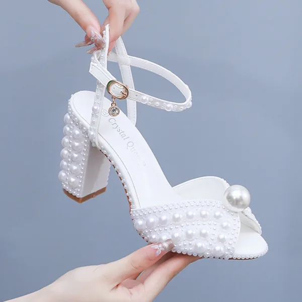Elegante Weiß Perle Brautschuhe 2024 Hochzeit Knöchelriemen 9 cm Thick Heels Peeptoes Sandaletten Hochhackige