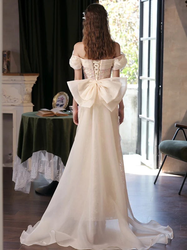 Charming Champagne Sequins Lace Flower Prom Dresses 2024 Trumpet / Mermaid Off-The-Shoulder Sleeveless Backless Bow Sweep Train Prom Formal Dresses