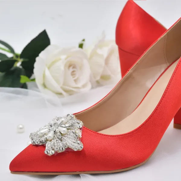Élégant Rouge Perle Faux Diamant Satin Chaussure De Mariée 2022 Mariage 8 cm Talons Épais À Bout Pointu Escarpins Talons Hauts