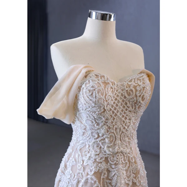 Luxury / Gorgeous White Handmade  Beading Lace Flower Wedding Dresses 2023 Trumpet / Mermaid Strapless Sleeveless Backless Court Train Wedding