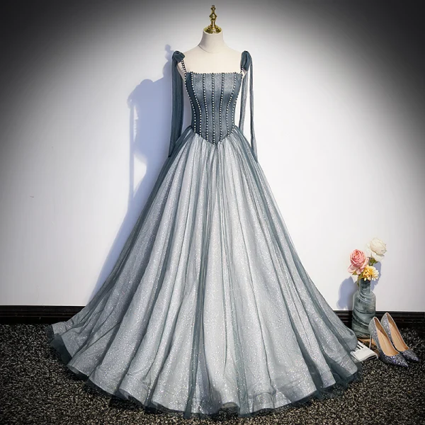 Élégant Gris Glitter Paillettes Perle Robe De Bal 2023 Princesse Bretelles Spaghetti Sans Manches Dos Nu Train De Balayage Promo Robe De Ceremonie