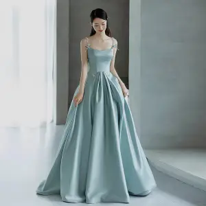 Élégant Bleu Ciel Robe De Bal 2024 Princesse Bretelles Spaghetti Perle Sans Manches Dos Nu Train De Balayage Promo Robe De Ceremonie