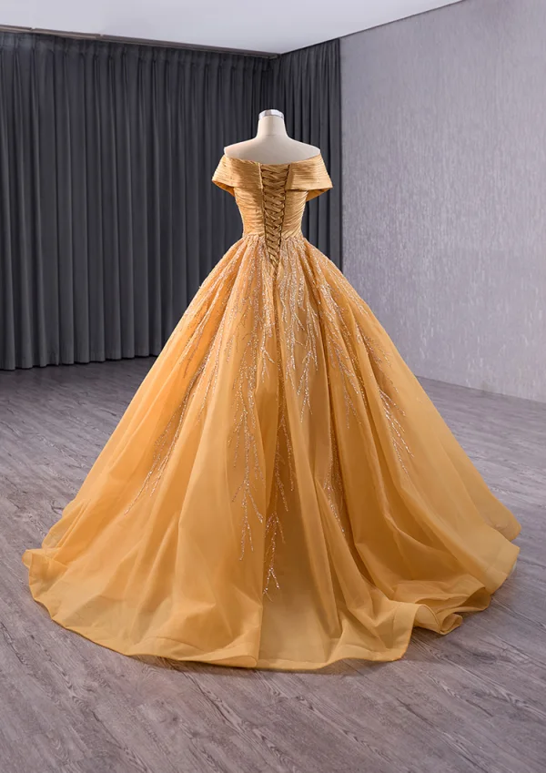 Elegant Gold Beading Sequins Prom Dresses 2024 Ball Gown Off-The-Shoulder Sleeveless Backless Sweep Train Prom Formal Dresses