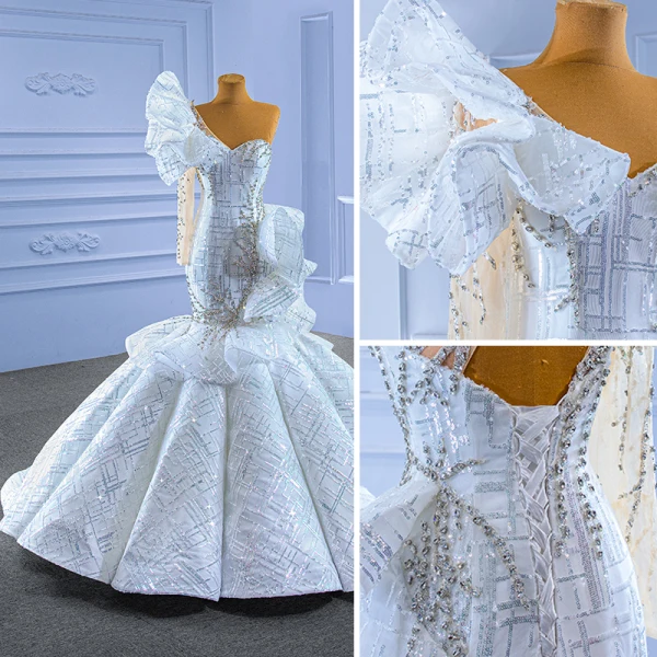 Luxus / Herrlich Sexy Weiß Fallende Rüsche Brautkleider / Hochzeitskleider 2022 Meerjungfrau One-Shoulder Strass Pailletten Lange Ärmel Rückenfreies Kapelle-Schleppe Hochzeit