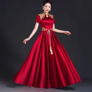 Style Chinois Bordeaux Satin En Dentelle Fleur Robe De Soirée 2023 Princesse Col Haut Manches Courtes Longue Soirée Robe De Ceremonie