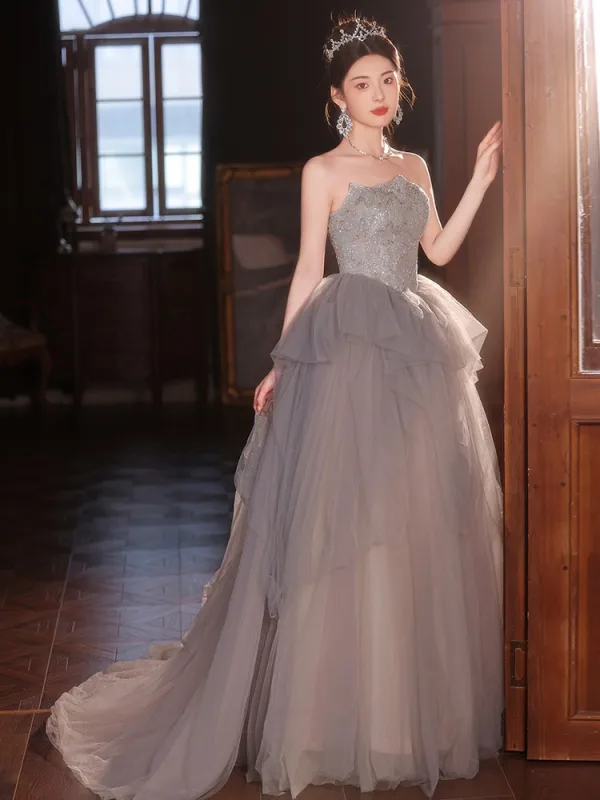 Charming Grey Beading Sequins Cascading Ruffles Prom Dresses 2024 Ball Gown Off-The-Shoulder Short Sleeve Backless Floor-Length / Long Prom Formal Dresses