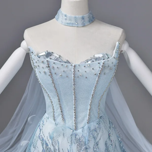 Charmant Himmelblau Perlenstickerei Strass Pailletten Feder Ballkleider 2026 A Linie Bandeau Ärmellos Rückenfreies Lange Festliche Kleider