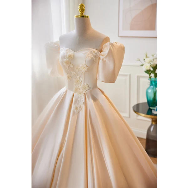 Elegant Champagne Appliques Pearl Prom Dresses 2023 Satin Ball Gown Off-The-Shoulder Short Sleeve Backless Floor-Length / Long Formal Dresses