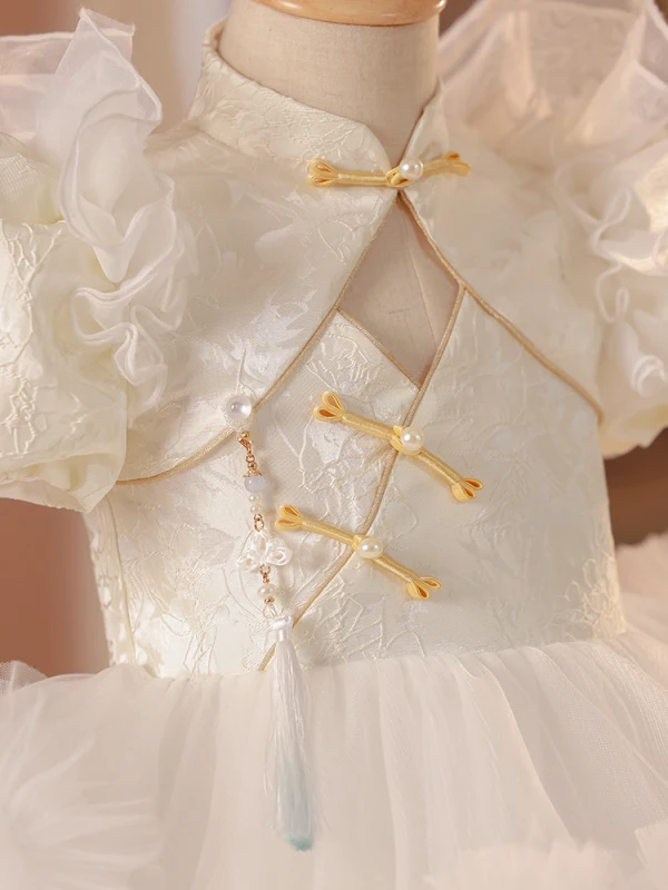 Style Chinois Blanche Volants en Cascade Anniversaire Robe Ceremonie Fille 2024 Robe Boule Col Haut Gonflée Manches Courtes Dos Nu Longue