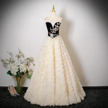 Fée Des Fleurs Champagne Paillettes Appliques Robe De Bal 2025 Robe Boule Bustier Sans Manches Dos Nu Longue Robe De Ceremonie