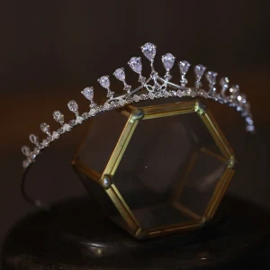 Simple Argenté Faux Diamant Accessoire Cheveux Mariage Mariage Tiare 2022 Zircon Alliage Tiare
