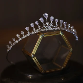 Enkel Sølv Rhinestone Har Tilbehor Bryllup Tiara 2022 Zirkon Legering Tiara