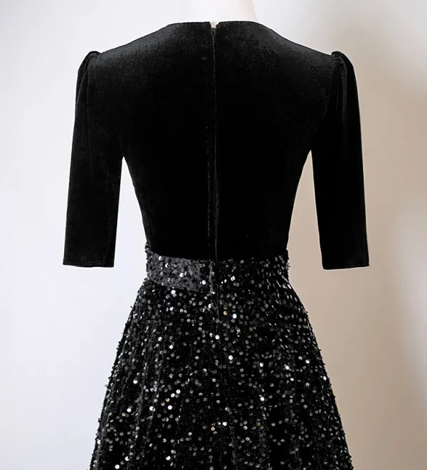 Elegant Black Sequins Mother Of The Bride Dresses 2025 A-Line / Princess High Neck Short Sleeve Floor-Length / Long Wedding