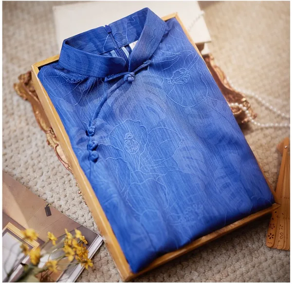 Chinesischer Stil Vintage Blau Wadenlang Cheongsam 2024 Meerjungfrau Stehkragen Kurze Ärmel