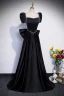 Élégant Noire Faux Diamant Gland Satin Robe De Bal 2023 Princesse Encolure Carrée Manches Courtes Dos Nu Noeud Longue Promo Robe De Ceremonie
