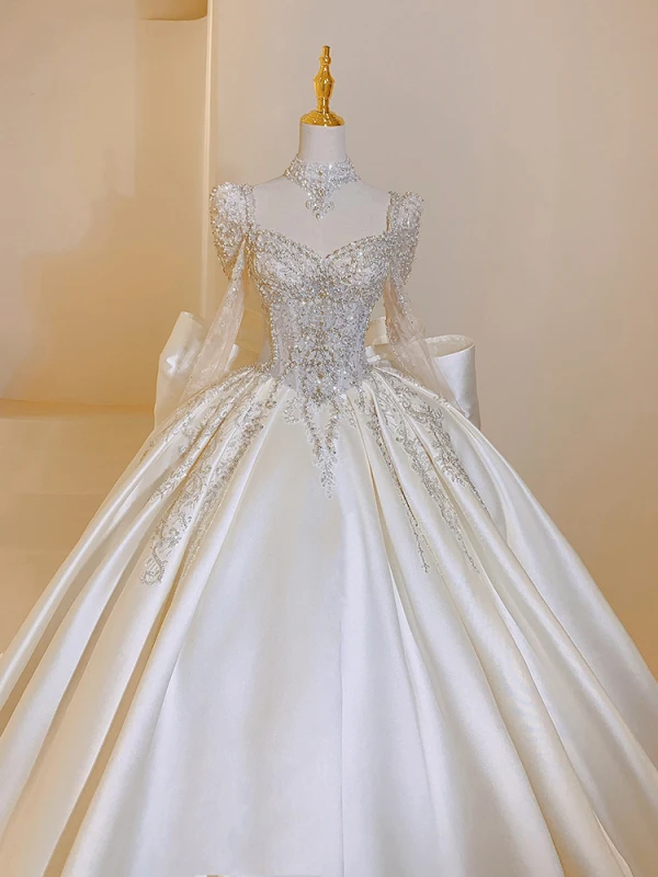 Vintage / Originale Ivoire Perlage Faux Diamant Paillettes Satin Robe De Mariée 2024 Robe Boule Encolure Carrée Manches Longues Dos Nu Noeud Tribunal Train Mariage
