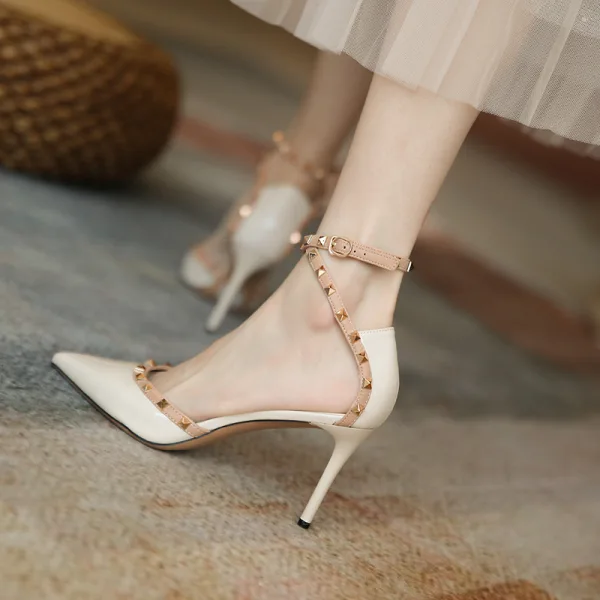 Charmant Rot Abend Niet Sandalen Damen 2023 8 cm Stilettos Knöchelriemen Spitzschuh Sandaletten Hochhackige