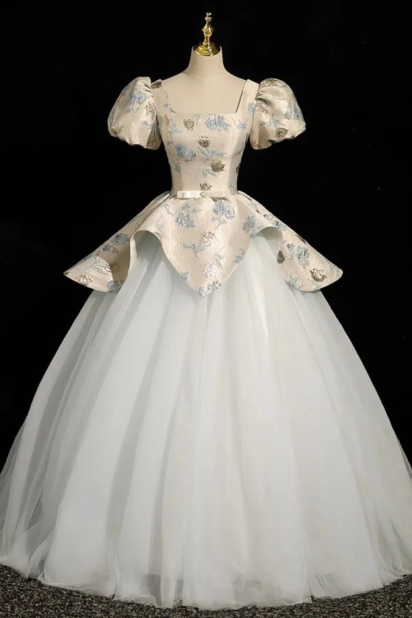 Charmant Bleu Ciel Impression Robe De Bal 2023 Robe Boule Encolure Carrée Gonflée Manches Courtes Noeud Ceinture Dos Nu Longue Promo Robe De Ceremonie