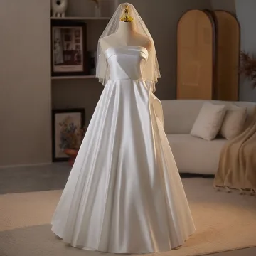 Vintage Vita Satin Bröllopsklänningar 2025 Prinsessa Axelbandslös Ärmlös Halterneck Långa