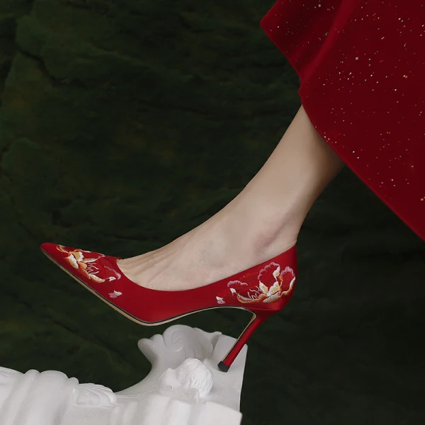 Chinese style Red Embroidered Wedding Shoes 2023 Leather Satin 9 cm Stiletto Heels Pointed Toe Wedding Pumps High Heels