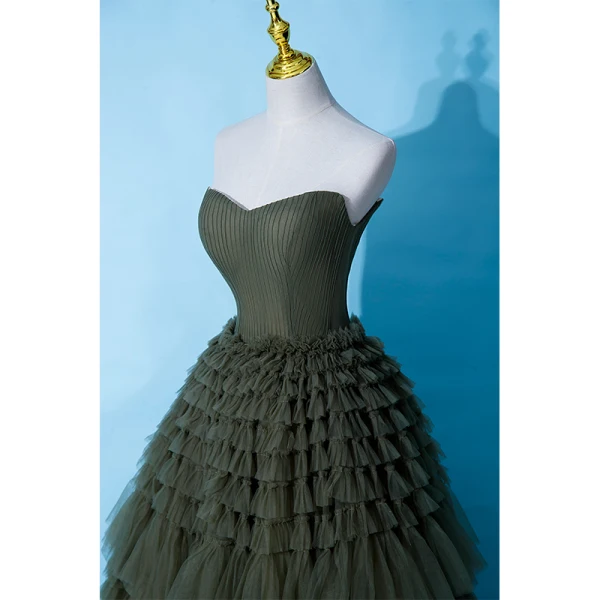 High End Dunkelgrün Fallende Rüsche Abendkleider 2023 A Linie Bandeau Ärmellos Rückenfreies Sweep / Pinsel Zug Abend Festliche Kleider