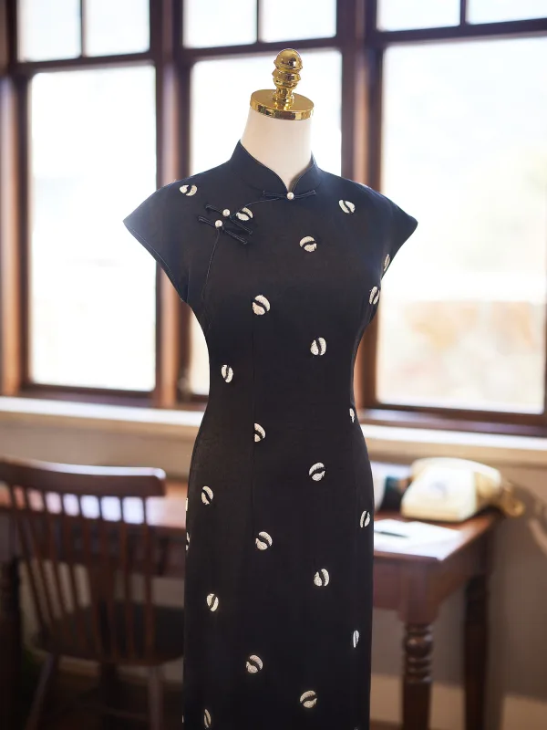 Vintage / Retro Black Embroidered Evening Party Cheongsam 2025 Trumpet / Mermaid High Neck Sleeveless Tea-length