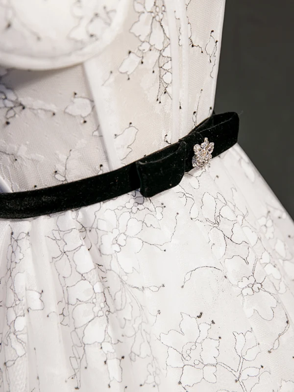 Sexy Blanche Anniversaire Robe De Fête 2022 Princesse Bretelles Spaghetti Sans Manches Dos Nu Noeud Ceinture Longue Robe De Ceremonie