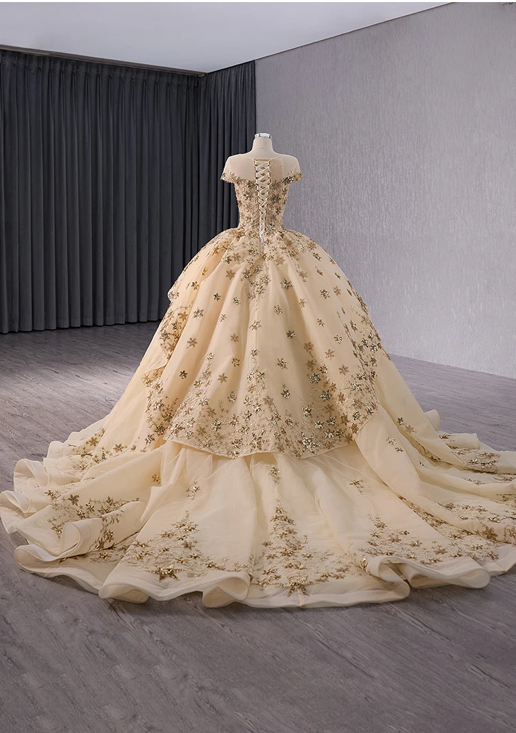 Luxury Gorgeous Gold Handmade Sequins Lace Star Prom Dresses 2024 Ball Gown Scoop Neck