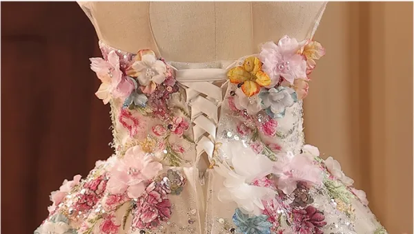 Fée Des Fleurs Beige Perle Paillettes Appliques Thé Longueur Robe Ceremonie Fille 2024 Robe Boule Encolure Dégagée Sans Manches Tulle Mariage
