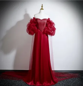 Charmant Rouge Robe De Bal 2025 Princesse Bustier Volants Manches Courtes Dos Nu Train De Balayage Robe De Ceremonie