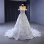 Haut de Gamme Blanche Fait main Perlage Paillettes Robe De Mariée 2023 Princesse De l'épaule Sans Manches Dos Nu Tribunal Train Mariage