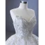 Luxus / Herrlich Charmant Weiß Glanz Perlenstickerei Pailletten Brautkleider / Hochzeitskleider 2023 Ballkleid Bandeau Ärmellos Rückenfreies Hof-Schleppe Hochzeit