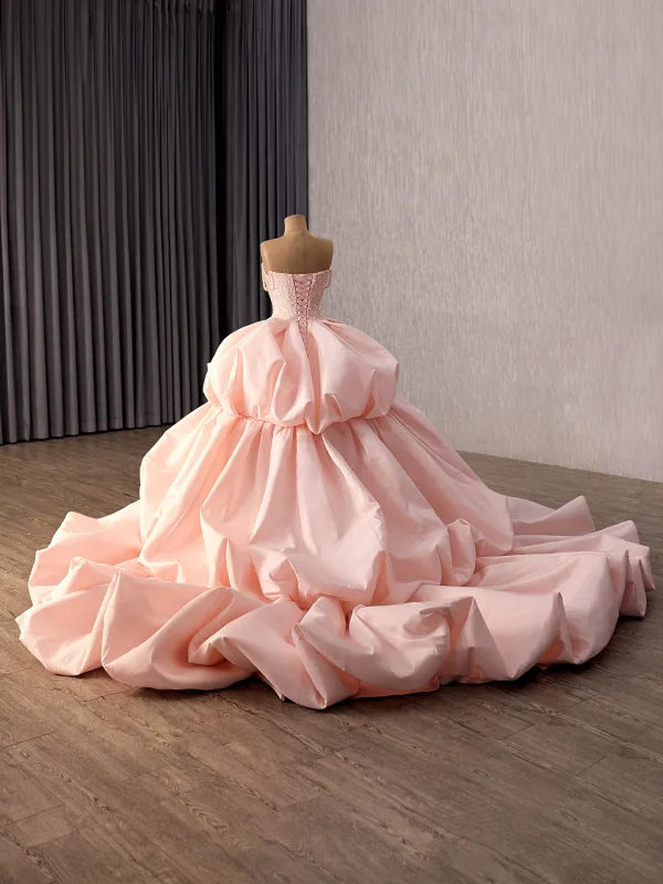 Luxury / Gorgeous Blushing Pink Handmade  Beading Sequins Cascading Ruffles Prom Dresses 2026 Ball Gown Strapless Sleeveless Backless Royal Train Formal Dresses