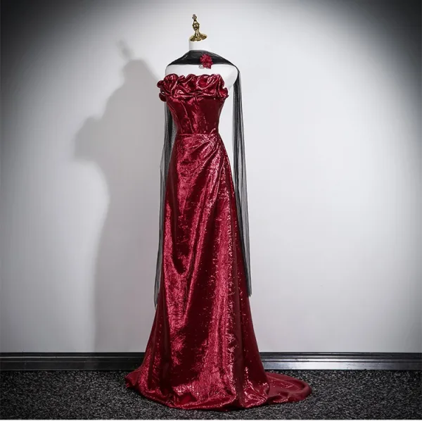 Sexy Bordeaux Paillettes Robe De Soirée 2025 Trompette / Sirène Volants Bustier Sans Manches Dos Nu Train De Balayage Robe De Ceremonie