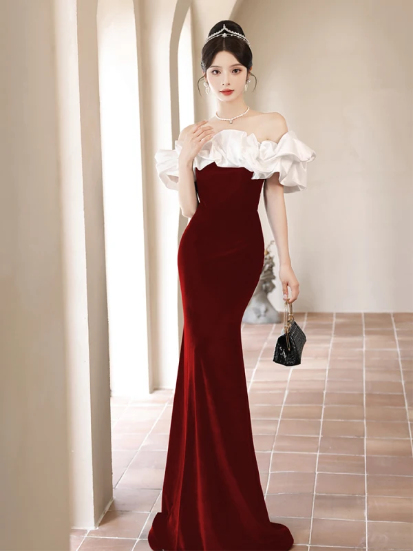 Charming Burgundy Velvet Evening Dresses 2023 Trumpet / Mermaid Ruffle Off-The-Shoulder Short Sleeve Backless Floor-Length / Long Formal Dresses