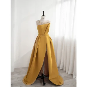 Chic Belle Jaune Satin Perlage Fendue Devant Robe De Soirée 2023 Princesse Encolure Dégagée Sans Manches Dos Nu Train De Balayage Soirée Robe De Ceremonie