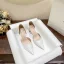 Elegante Weiß Satin Stickerei Brautschuhe 2024 Knöchelriemen Schleife 8 cm Stilettos Spitzschuh Hochzeit Sandaletten Hochhackige