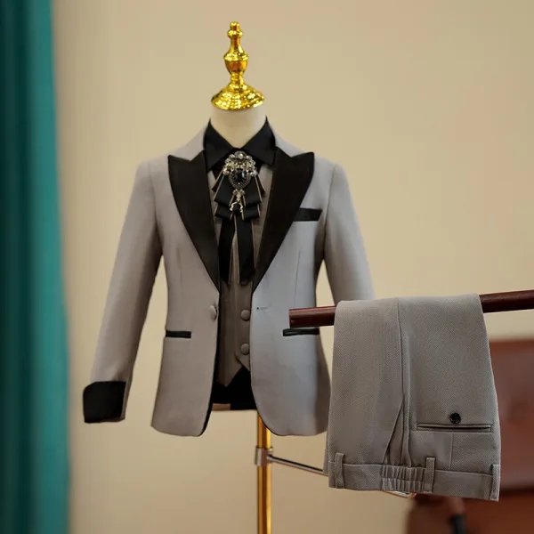 Grey Long Sleeve 5-piece Boys Wedding Suits 2024 Wedding Coat Pants Shirt Tie Vest