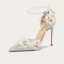 Moderne / Mode Argenté En Dentelle Fleur Appliques Chaussure De Mariée 2023 Cuir Perle Bride Cheville 10 cm Talons Aiguilles À Bout Pointu Mariage Talons Hauts