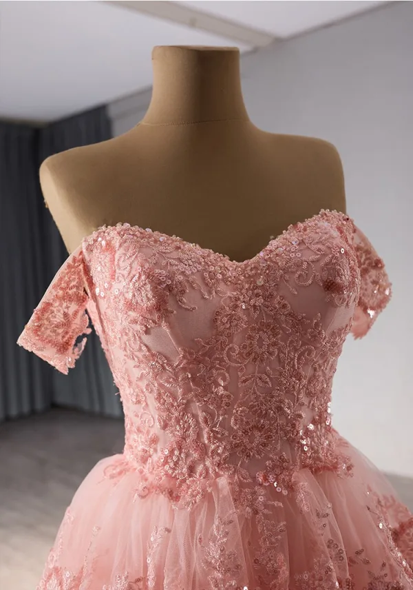 Haut de Gamme Rougissant Rose En Dentelle Fleur Paillettes Volants en Cascade Robe De Bal 2024 Robe Boule De l'épaule Manches Courtes Dos Nu Train De Balayage Promo Robe De Ceremonie