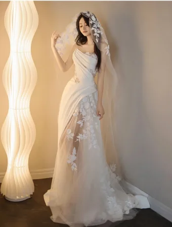 Charming White Appliques Lace Flower Satin Wedding Dresses 2024 A Line Princess One Shoulder Sleeveless Backless Floor Length Long Wedding