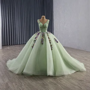 Luksus Salvie Grønn Beading Perle Paljetter Appliques Blonder Blomst Ballkjoler 2025 Ballkjole V Hals Uten Ermer Ryggløse Chapel Train
