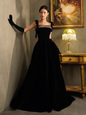 Audrey Hepburn Style Black Sequins Prom Dresses 2024 A Line Princess Spaghetti Straps Sleeveless Backless Floor Length Long Prom Formal Dresses