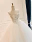High End Schlicht Weiß Perlenstickerei Strass Pailletten Satin Brautkleider / Hochzeitskleider 2026 Ballkleid Bandeau Ärmellos Rückenfreies Lange